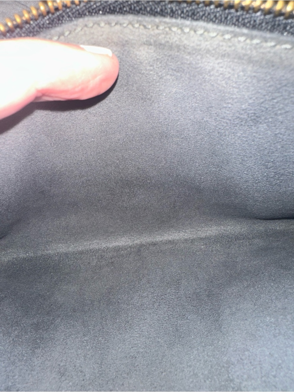 Louis Vuitton Black Epi Leather Pochette - COA 🎁🎁🎁giftable w box/bag🎁🎁🎁 - Picture 6 of 8